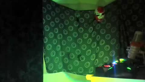 guyst049 online show from October 21, 5:34 am