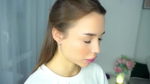 Kira  online show from December 17, 7:37 am