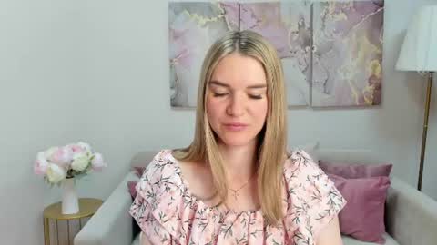 gwensmitt online show from July 8, 10:02 pm