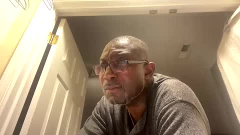 gyesaw1970 online show from December 2, 4:46 am