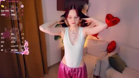 Kelly  Lilly online show from February 20, 7:05 pm