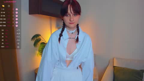 Kelly  Lilly online show from September 14, 7:26 pm