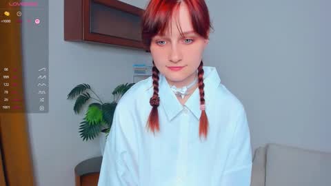 Kelly  Lilly online show from September 20, 6:44 pm