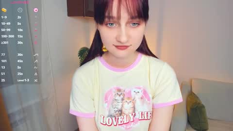 Kelly  Lilly online show from December 3, 7:36 pm