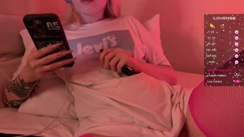 Lana online show from December 6, 7:28 pm