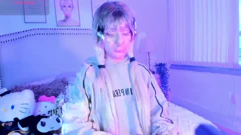 Hello Kitty online show from April 6, 12:39 pm