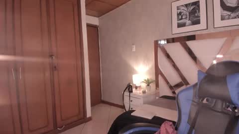 haathorx online show from March 6, 11:04 pm