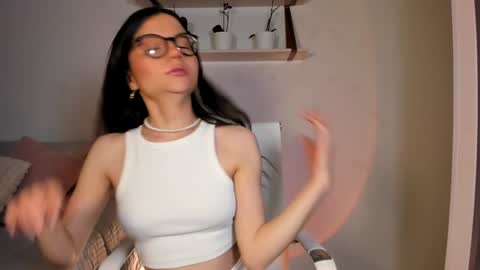 Hailey online show from February 1, 11:06 pm