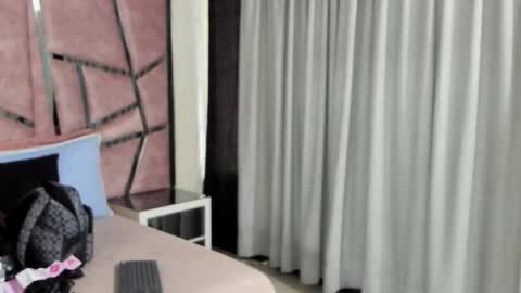 Hailey online show from October 26, 3:01 pm