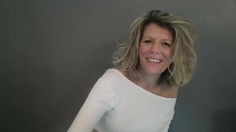 Hailey online show from April 22, 6:37 pm