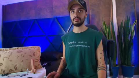 H A I R Y D I A M O N D online show from November 4, 7:10 am