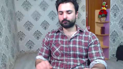 Hairy Tyler online show from March 7, 6:33 pm