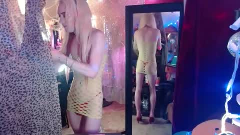 halovalentine online show from September 19, 12:37 am