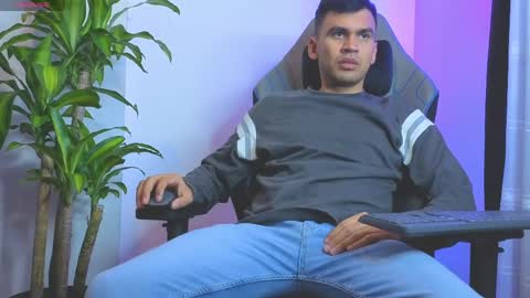 hamiltong12 online show from April 30, 2:49 am