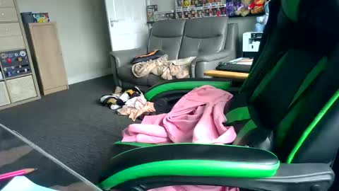 Sissy Sarah-Louise  online show from April 16, 1:33 pm