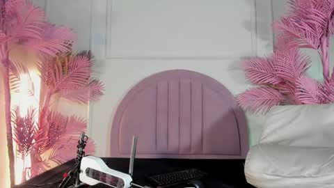 hanaahquinn online show from May 26, 3:12 am