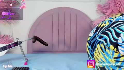 hanaahquinn online show from February 25, 11:58 am