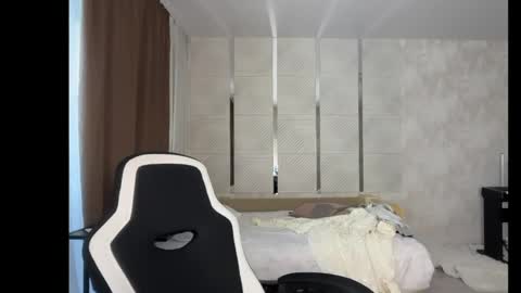 hanahwoods online show from May 24, 3:25 am