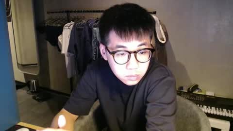 handsome_mannn online show from January 18, 12:19 am