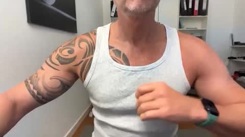 hanky online show from September 22, 7:56 am