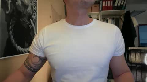 hanky online show from January 28, 10:34 am