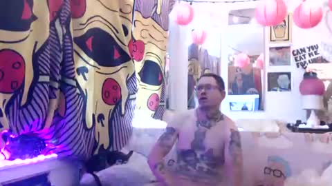 hank rams online show from June 22, 7:21 pm