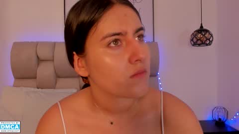 hanna__evans_ online show from January 19, 12:04 pm