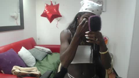 hanna_lamber online show from March 28, 11:33 am