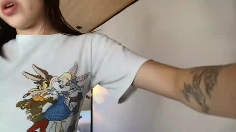  H A N N A  online show from February 24, 8:01 pm