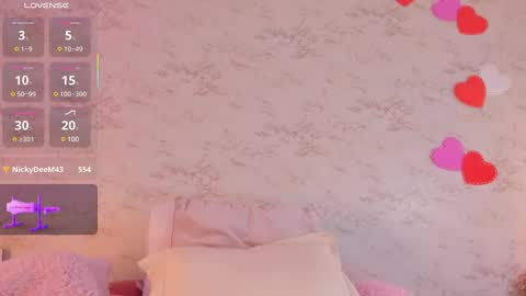 Snapshot of hannablaze_ chatting on March 1, 6:03 am HannaB  online show from March 1, 6:03 am