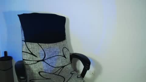 hannah kiim online show from February 13, 1:42 am