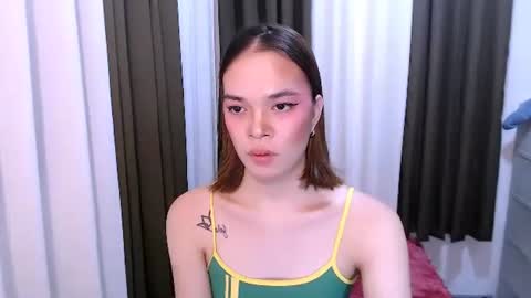 HANNAH online show from May 27, 1:57 am