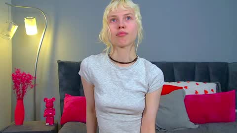 Hannah online show from April 29, 5:30 pm