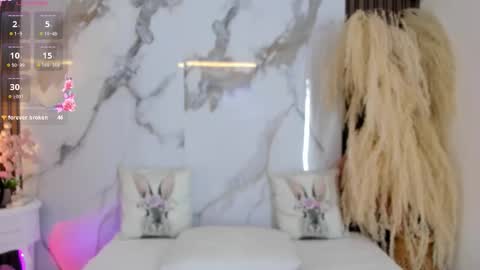 Hannahill69 online show from October 16, 6:35 am