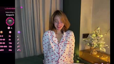 hannahinto online show from December 14, 3:57 am