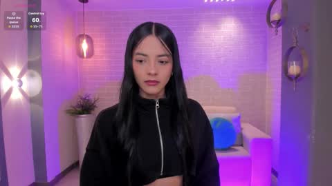 HANNAH J online show from December 19, 7:09 pm