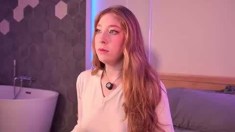 Pearl online show from October 27, 4:12 am