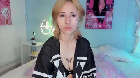 Hannah online show from September 9, 1:33 pm