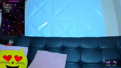 Snapshot of hannalopez02 chatting on February 17, 12:49 pm Hanna Independent Model online show from February 17, 12:49 pm