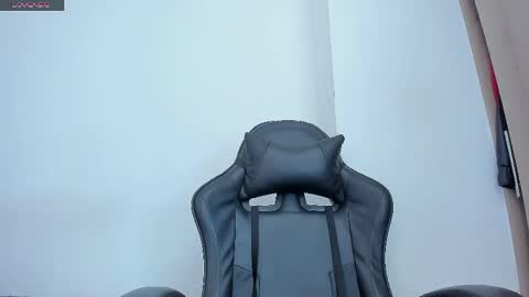 Hanna Independent Model online show from April 25, 1:41 pm