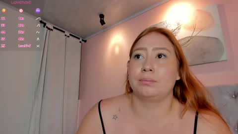 hannamartinn_ online show from May 21, 4:24 pm