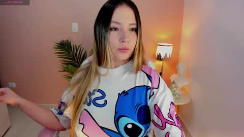 Snapshot of hannamiller_1 chatting on October 19, 8:52 am Hanna Miller  online show from October 19, 8:52 am