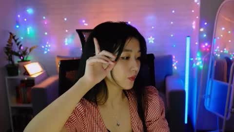 hannarosie online show from December 14, 6:47 pm