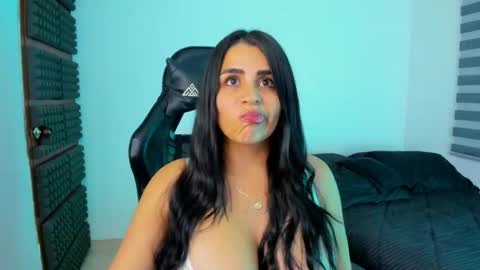 Hanna  online show from February 27, 11:08 pm