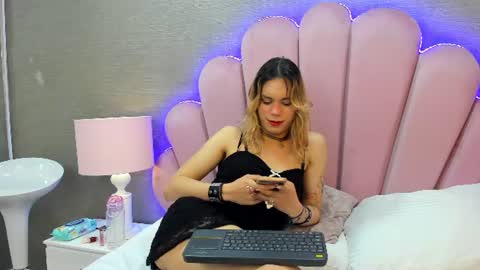 hannatayllor online show from June 30, 10:36 am