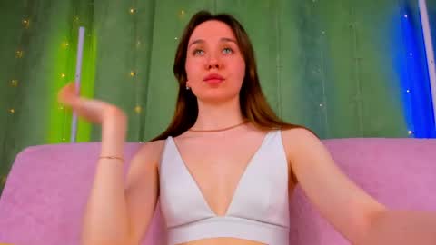 Hannavanilla online show from May 14, 8:34 am