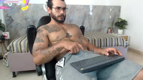 hanz_col online show from May 17, 6:39 pm