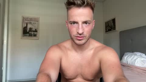 Snapshot of hanzlagerfelt chatting on October 2, 8:18 pm hanzlagerfelt online show from October 2, 8:18 pm