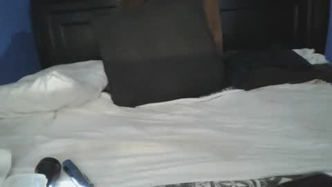 happyhappy4 online show from September 16, 4:59 am