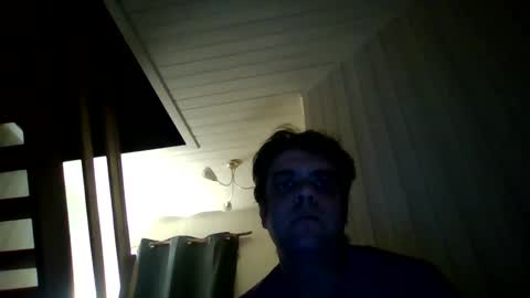 happylarlcamper online show from April 12, 11:09 pm